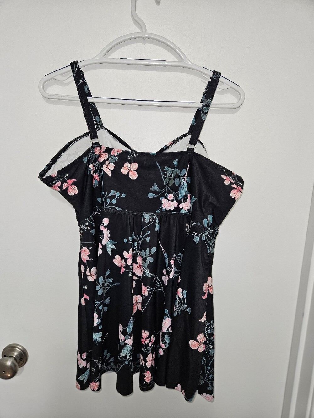 Set Of 2 Tankinis 2 Tops And 2 Bottoms Size 2XL - Picture 3 of 7